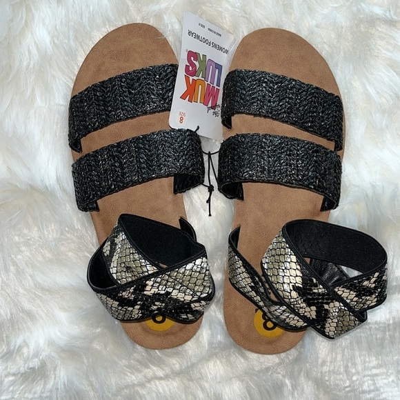 🆕 Muk Luks “About Me” Strap Sandal Black/Snake Skin Size 8 - Picture 1 of 9